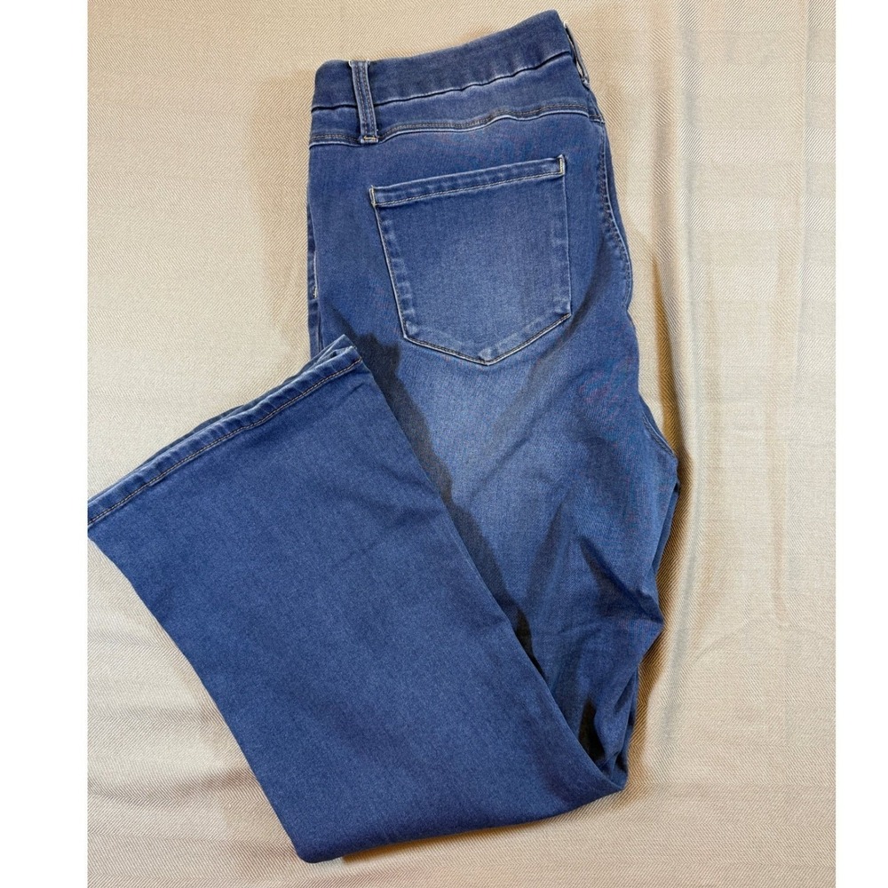 1822 Denim Women 18W Bootcut Jeans Medium Wash Blue High Rise Stretch Denim 1938